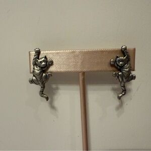 JJ JONETTE EARRINGS DANGLE CATS POST SILVER PEWTER COLOR PLAYFUL KITTEN FELINE